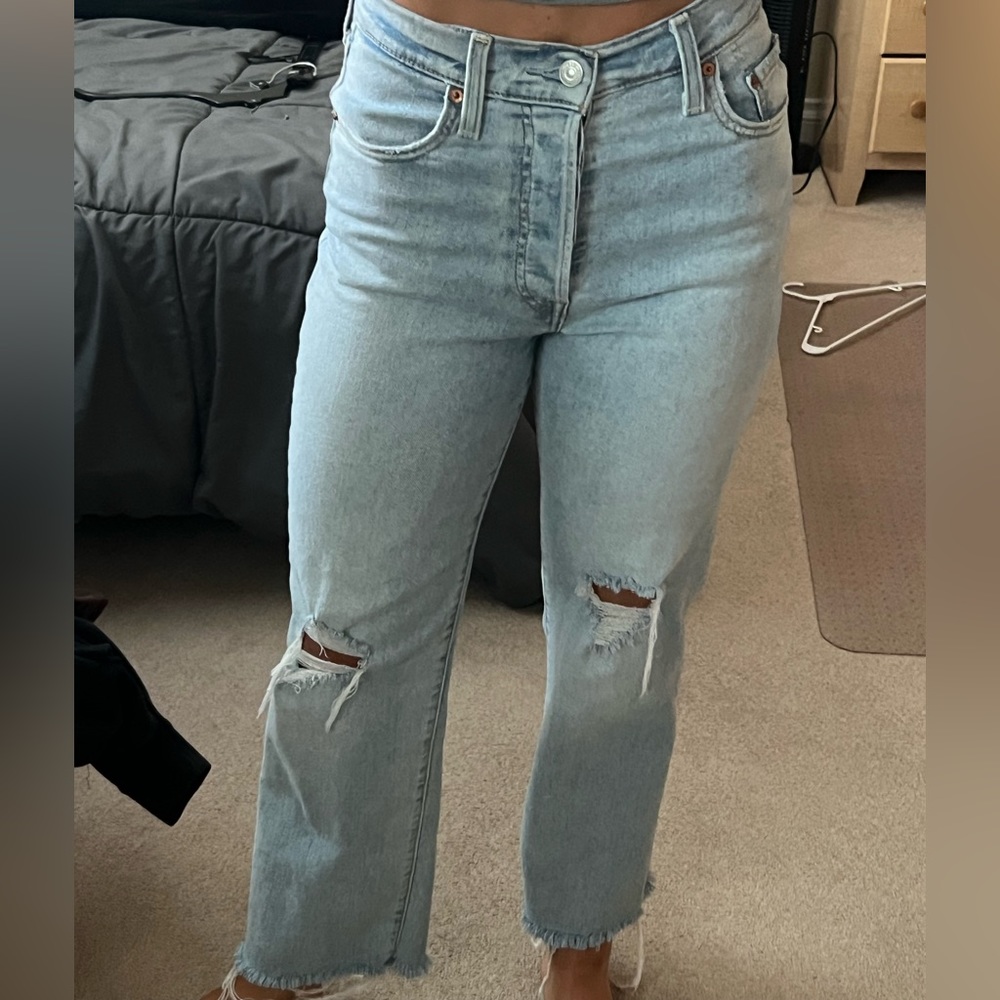 Levi’s rib cage straight size 26 best for people on the shorter side 5’4 & below